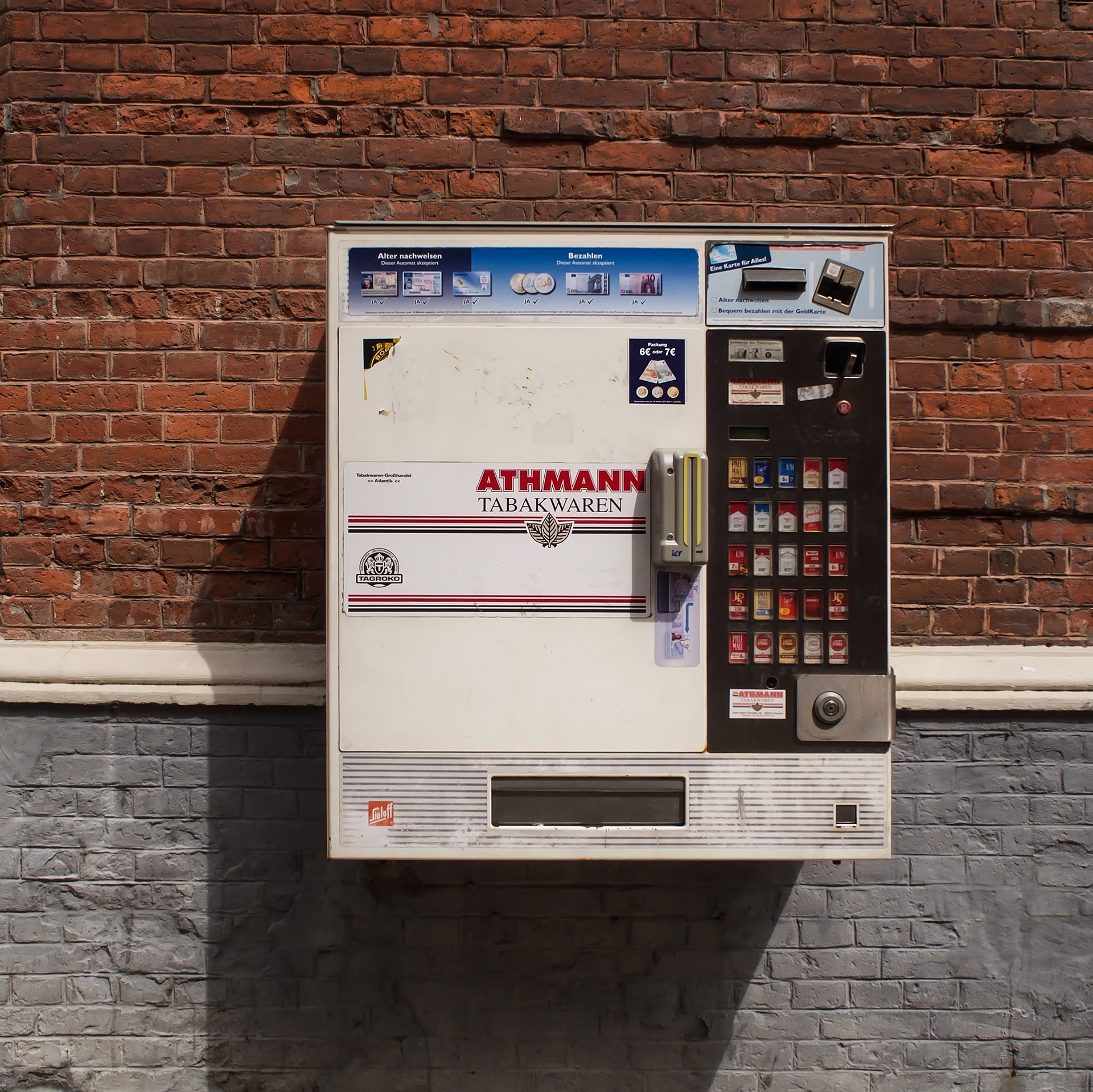 Gesprengter Zigarettenautomat in Holthusen