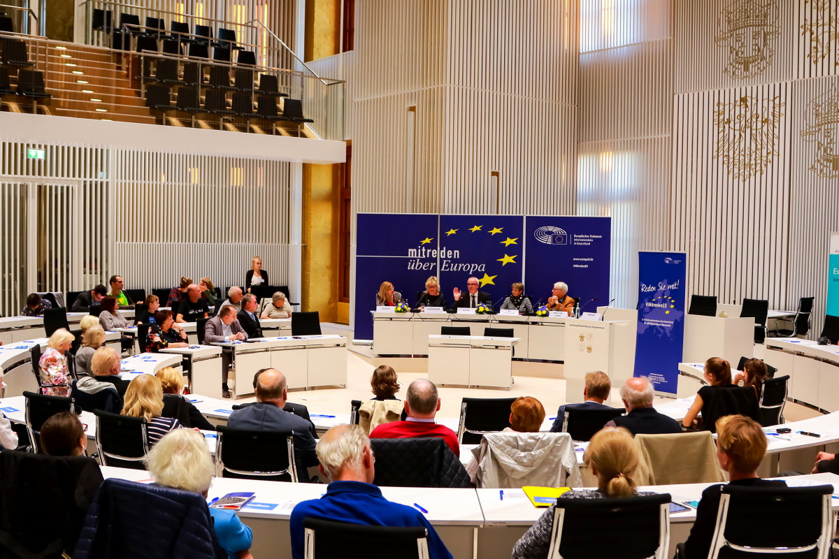 Die EU ganz nah in Schwerin: Bürgerforum diskutiert über Europa
