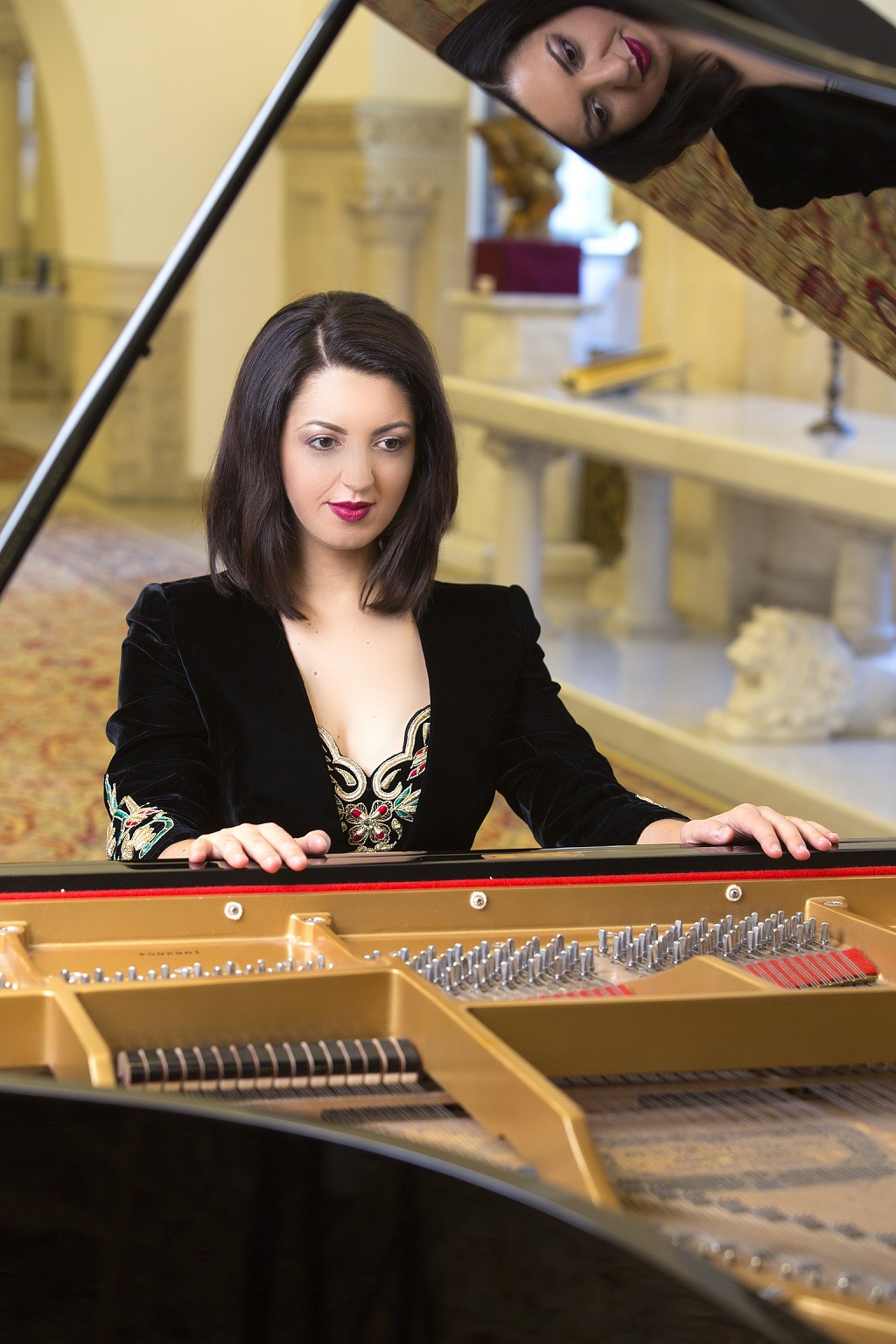 Mitten ins Herz – Pianistin Alexandra Dariescu beim 2. Sinfoniekonzert der Mecklenburgischen Staatskapelle Schwerin