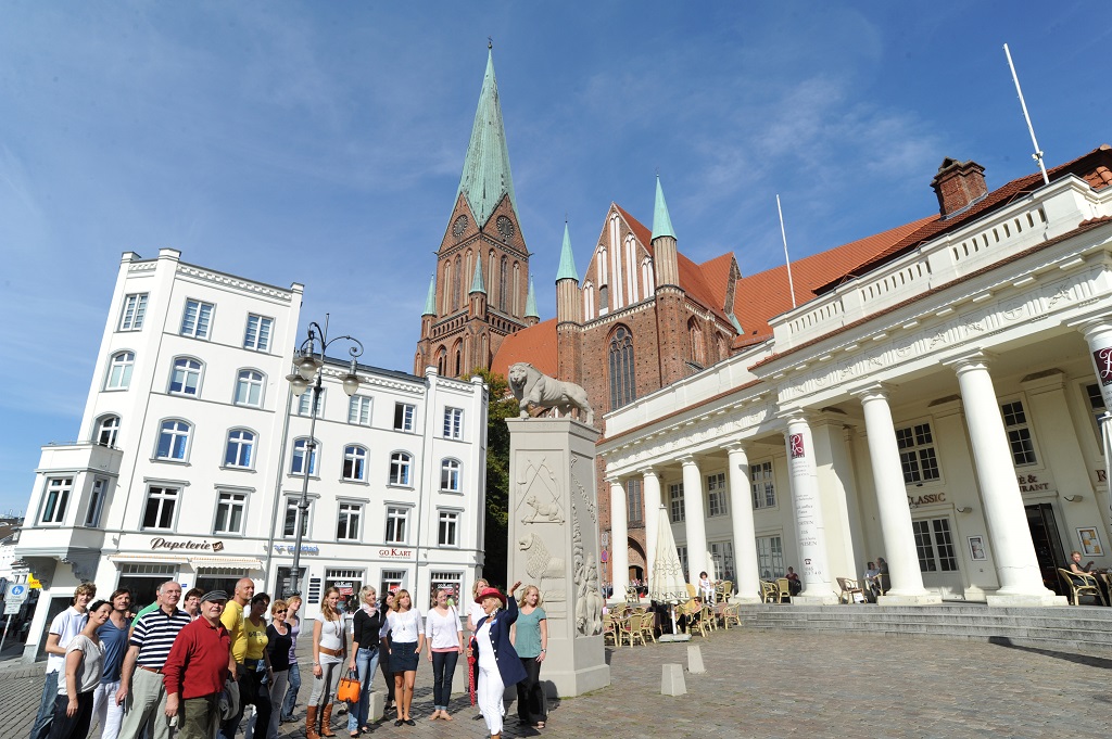 Musik ertönt in der Stadt: Marktkonzerte in Schwerin kehren auch 2024 zurück 