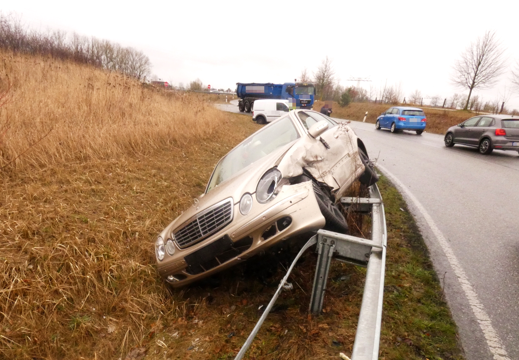 Auffahrt Friedrichthal: Unfall mit Personenschaden