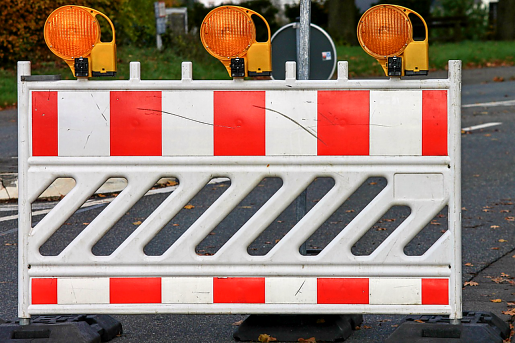 Baustellen und Veranstaltungen behindern den Straßenverkehr in Schwerin.