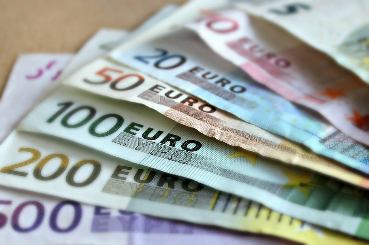 Gebühren_Schwerin_Geld_Euro_Symbolbild