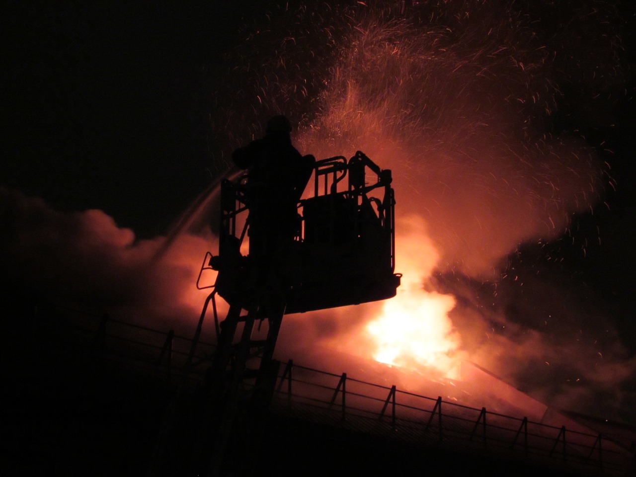 Schwerin: Brandursache nach Feuer in Pampow unklar