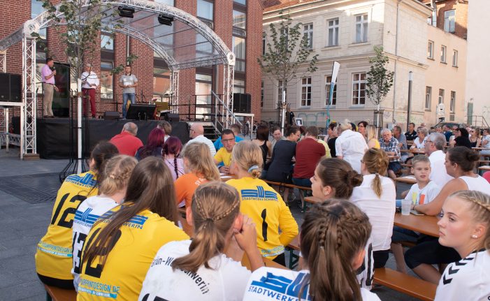 Schwerin: Ein echtes Handballfest mitten in der Stadt