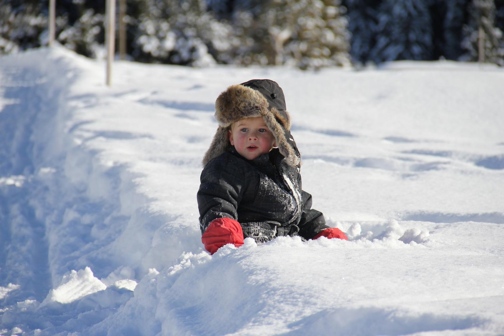 Baby Overall, Strickmütze und Co. – die Top 5 Winterkleidung für Babys