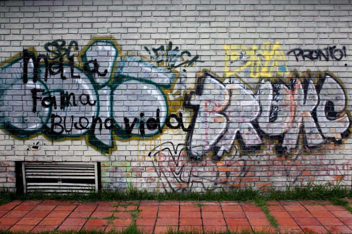 Graffiti-Schmierereien in Plate