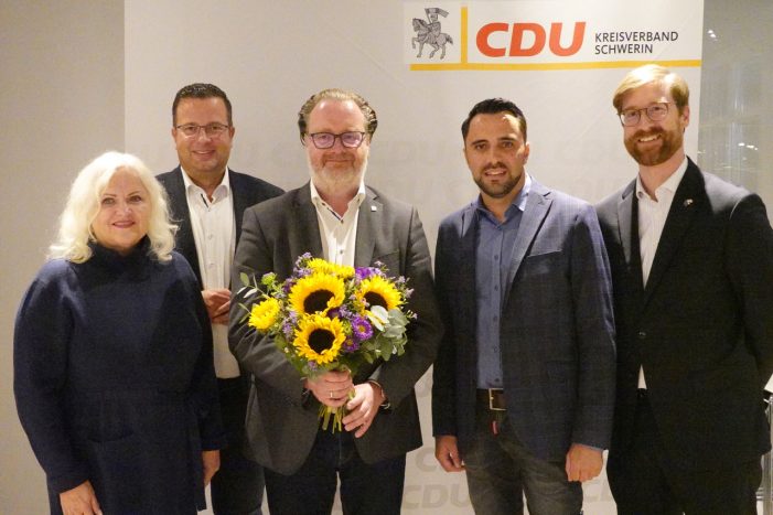 CDU-Parteitag stärkt OB-Kandidat Thomas Tweer den Rücken