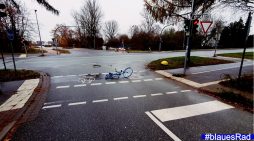 Radfahrerin nach Zusammenstoß mit Pkw verletzt