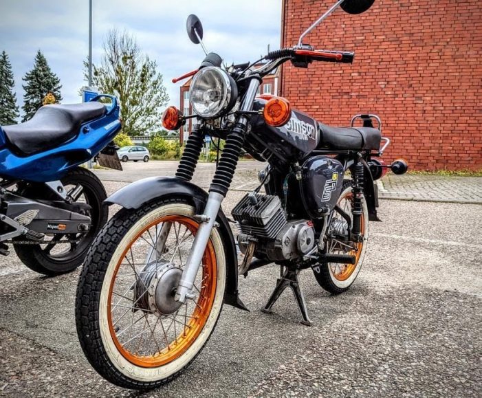 Zeugenaufruf der Polizei: Unbekannte entwenden Moped in Schwerin