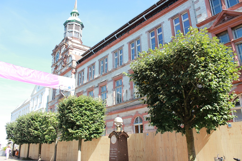 Es geht los:   Sanierung der Alten Post in der Mecklenburgstraße 
