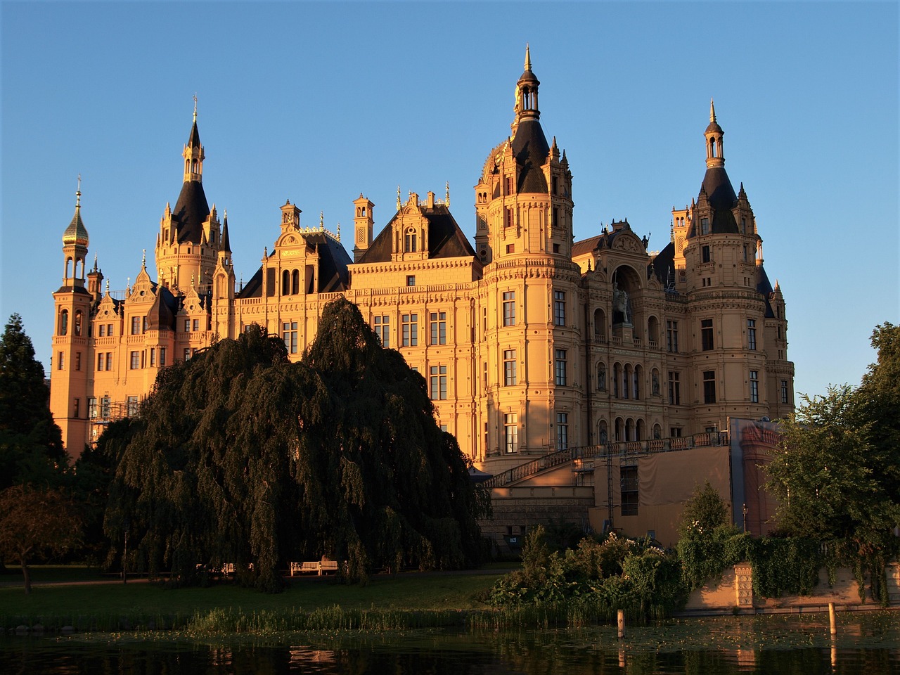 Bestes Ergebnis seit fast 30 Jahren verzeichnet Schlossmuseum Schwerin erreicht neuen Besucherrekord im Jahr 2023 