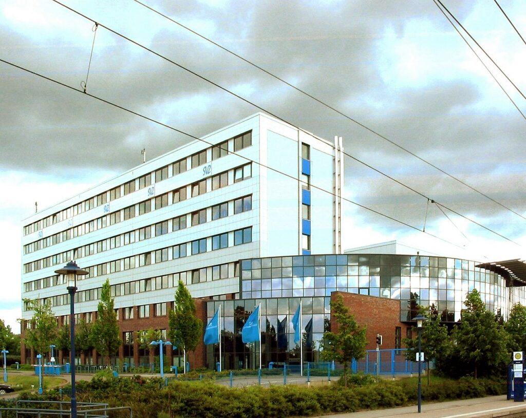 Hauptgebäude der Schweriner Volkszeitung. | Foto: Wikipedia / Niteshift