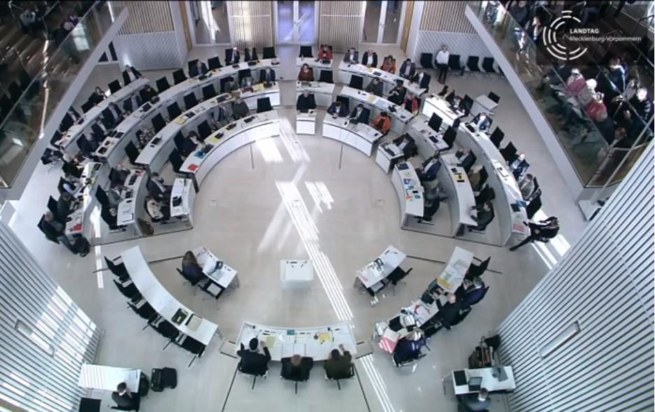 Blick in den Plenarsaal des Landtages 