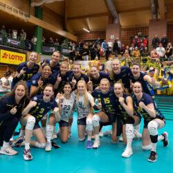 Die Schweriner Frauen des SSC stehen in der Volleyball-Bundesliga an der Spitze. Foto: Foto: Michael Dittmer