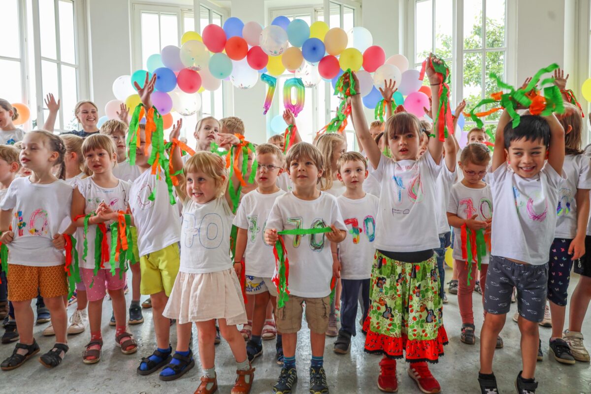 70 Jahre Kita "Flitzebogen": Kita feiert Jubiläumsfest 