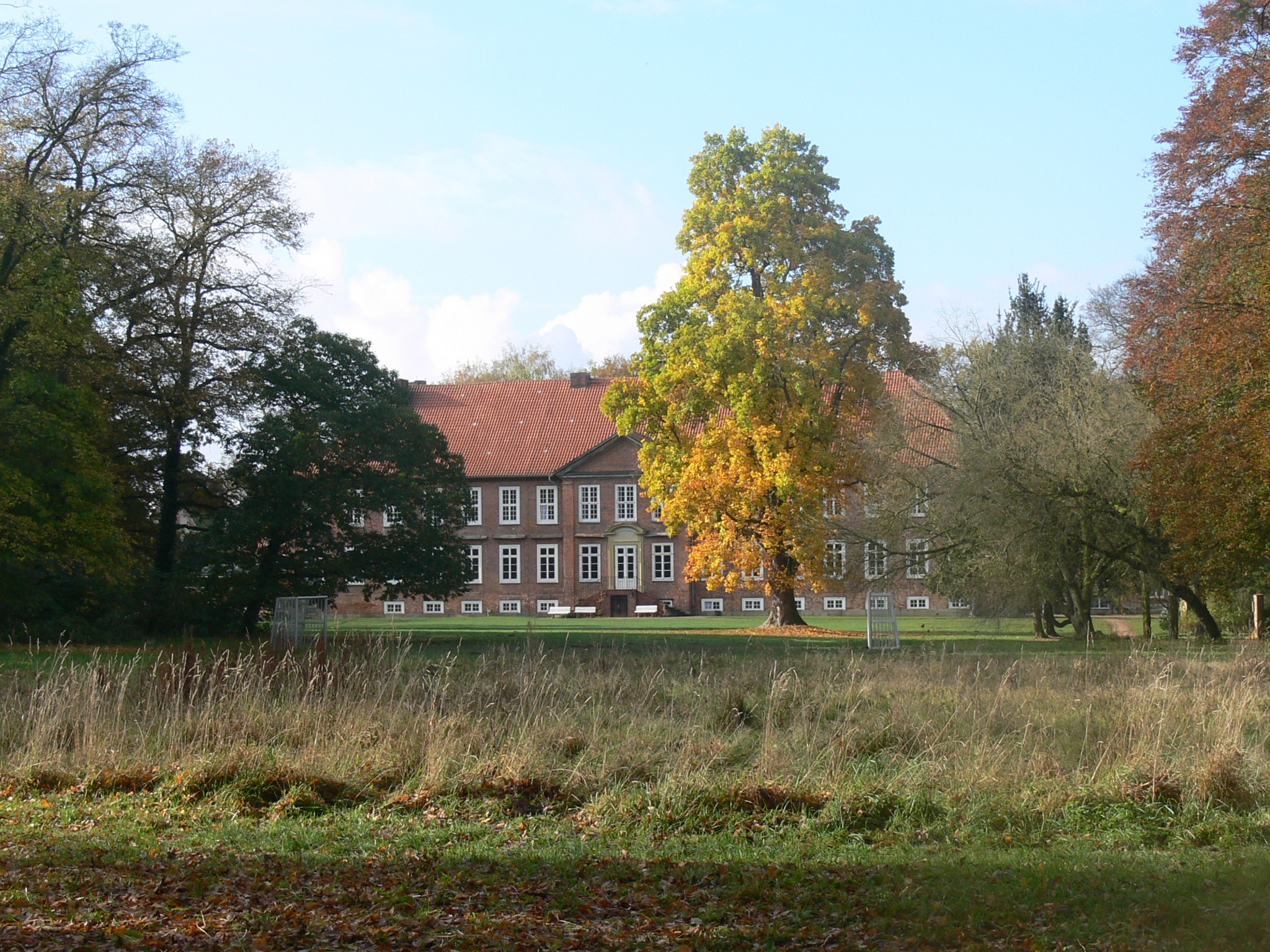 Herbstferienaktion: Bogenschießen am Schloss Dreilützow 