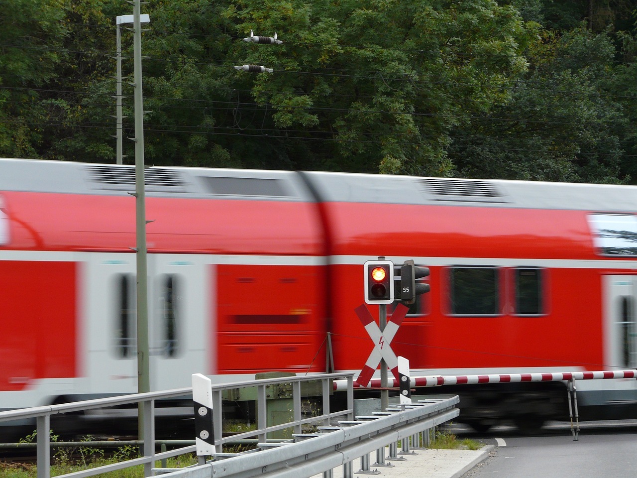 Infrastruktur Plus: Baubeginn für neuen Bahnhalt „Schwerin Industriepark“ 